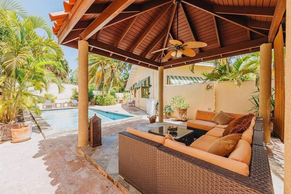 Paradise Garden Villa in Noord
