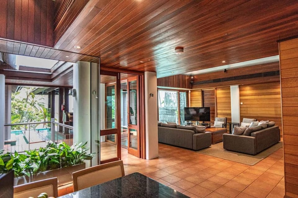 17 Wharf Street - Main House & Bungalow House in Port Douglas