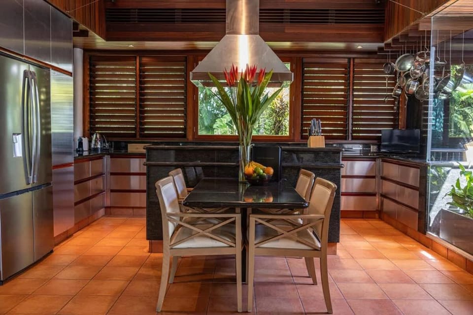 17 Wharf Street - Main House & Bungalow House in Port Douglas