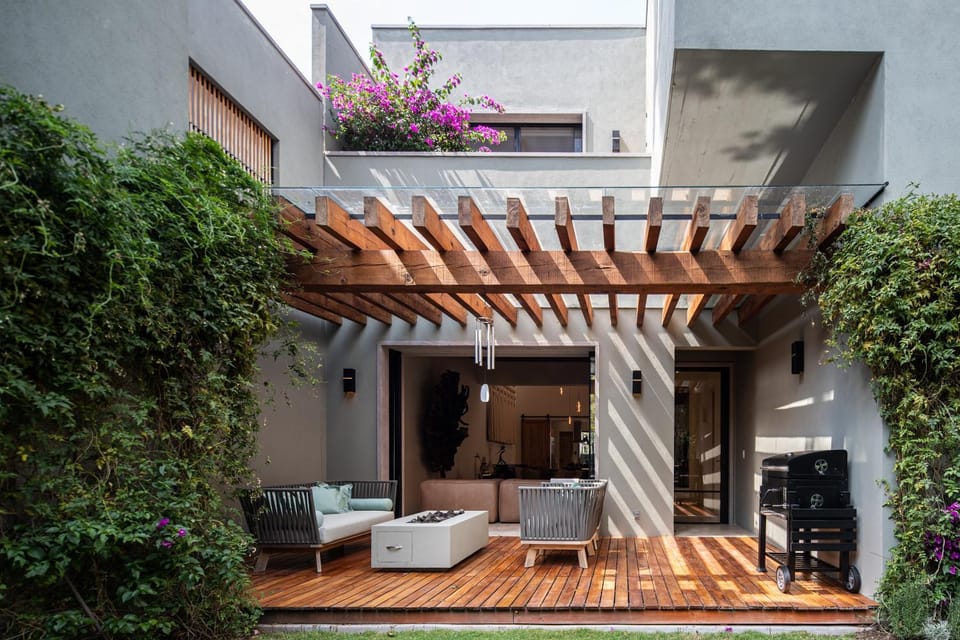 Patio, Day, Garden, View (from property/room), Balcony/Terrace, Seating area, Garden view