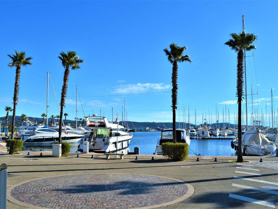 Appartement Familial 3 Pièces, Terrasse et Parking, Proche Plage et Commerces - Cavalaire - FR-1-226B-193 Apartment in Cavalaire-sur-Mer