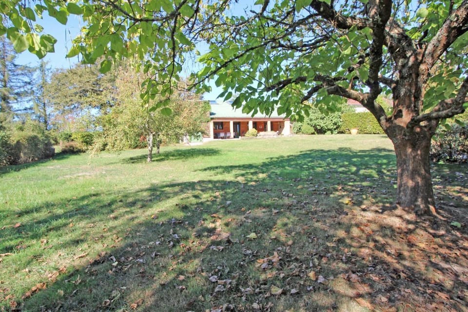 Gîte 87G1200 House in Nouvelle-Aquitaine