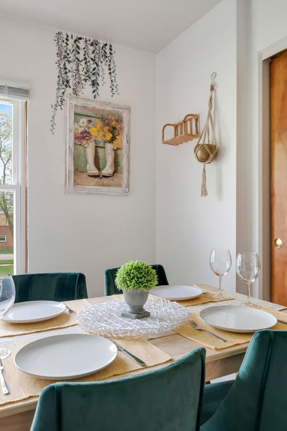 Cozy Getaway for Long-Term Stays Apartment in Westmont