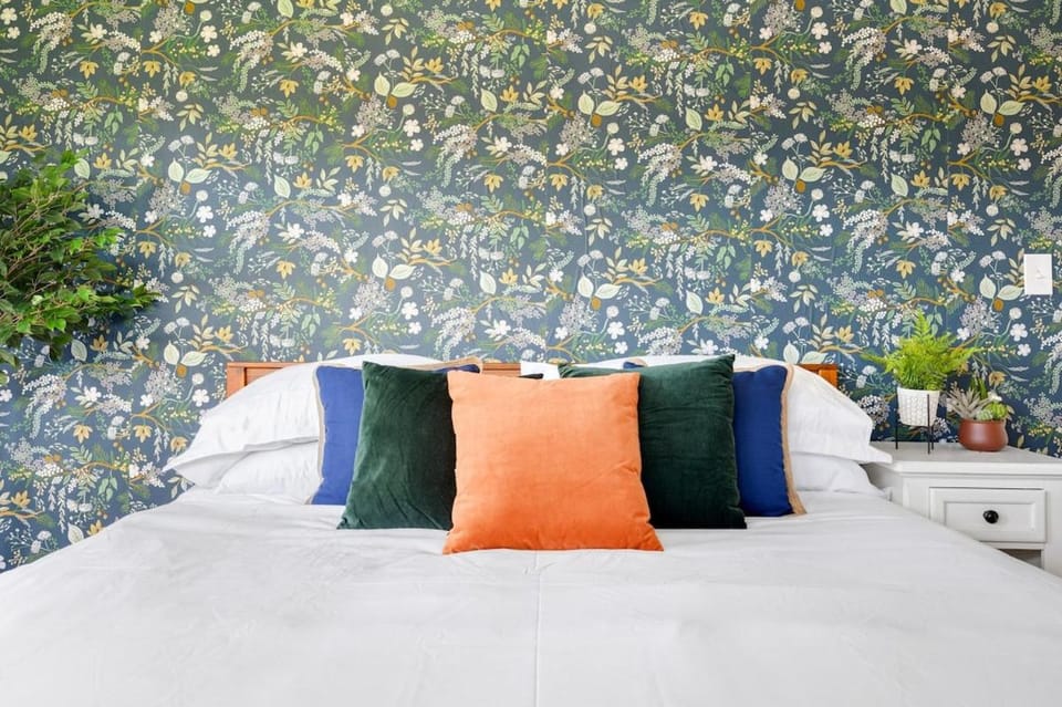 Curated for Cozy Longer Stays Apartment in Westmont