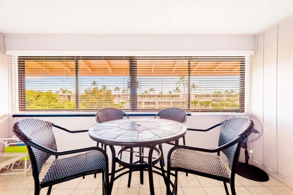 Patio, Balcony/Terrace, Seating area