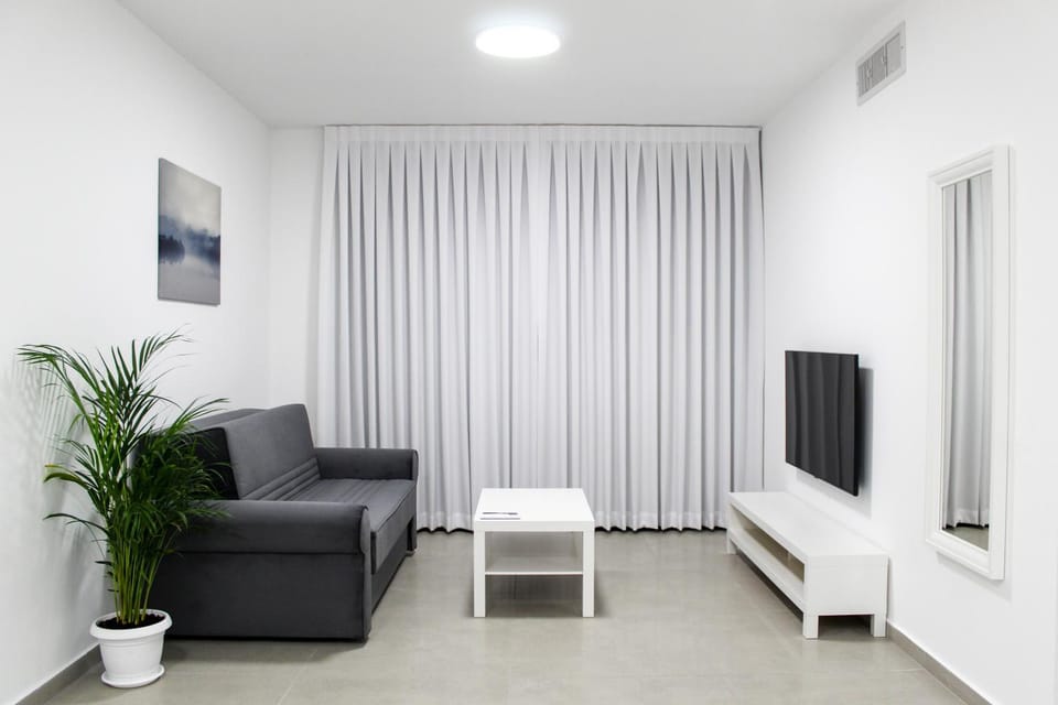 TV and multimedia, Living room, Seating area, air conditioner