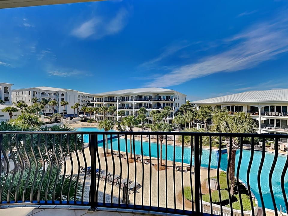 Property building, Garden, View (from property/room), Balcony/Terrace, Pool view, Swimming pool