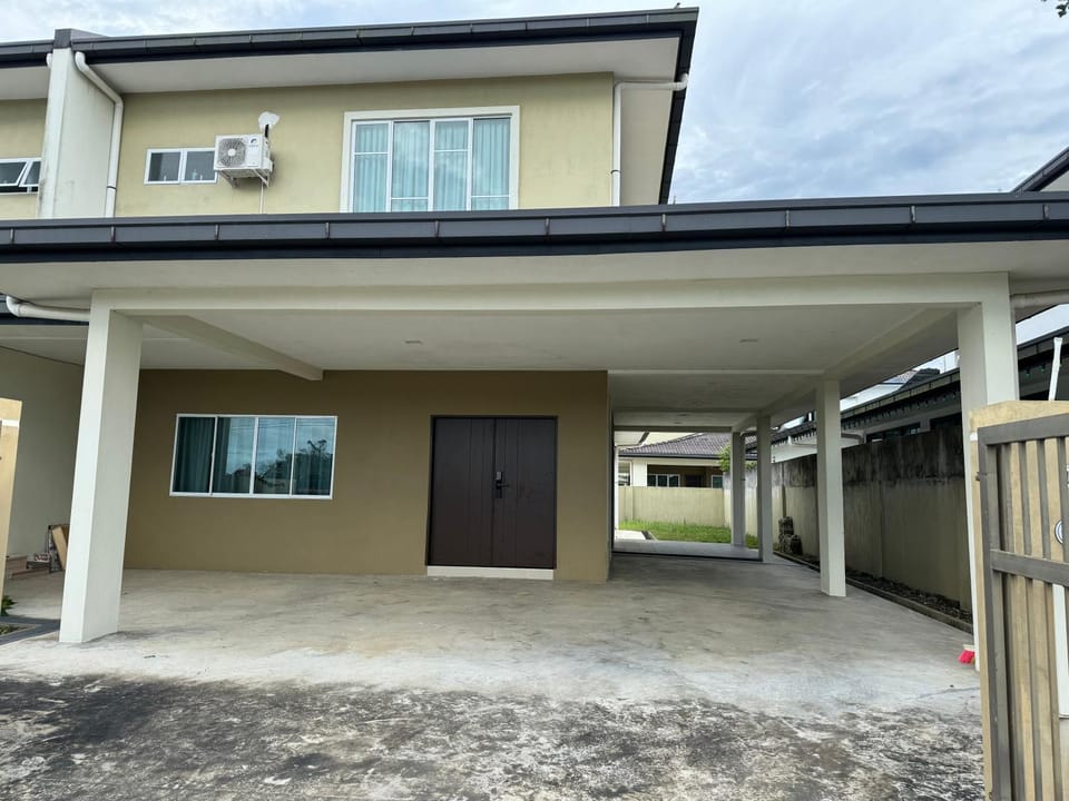 Property building, Day