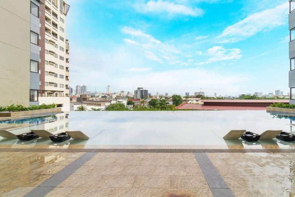 Condo • WIFI up to 100mbps • Infinity Pool Apartment in Lapu-Lapu City