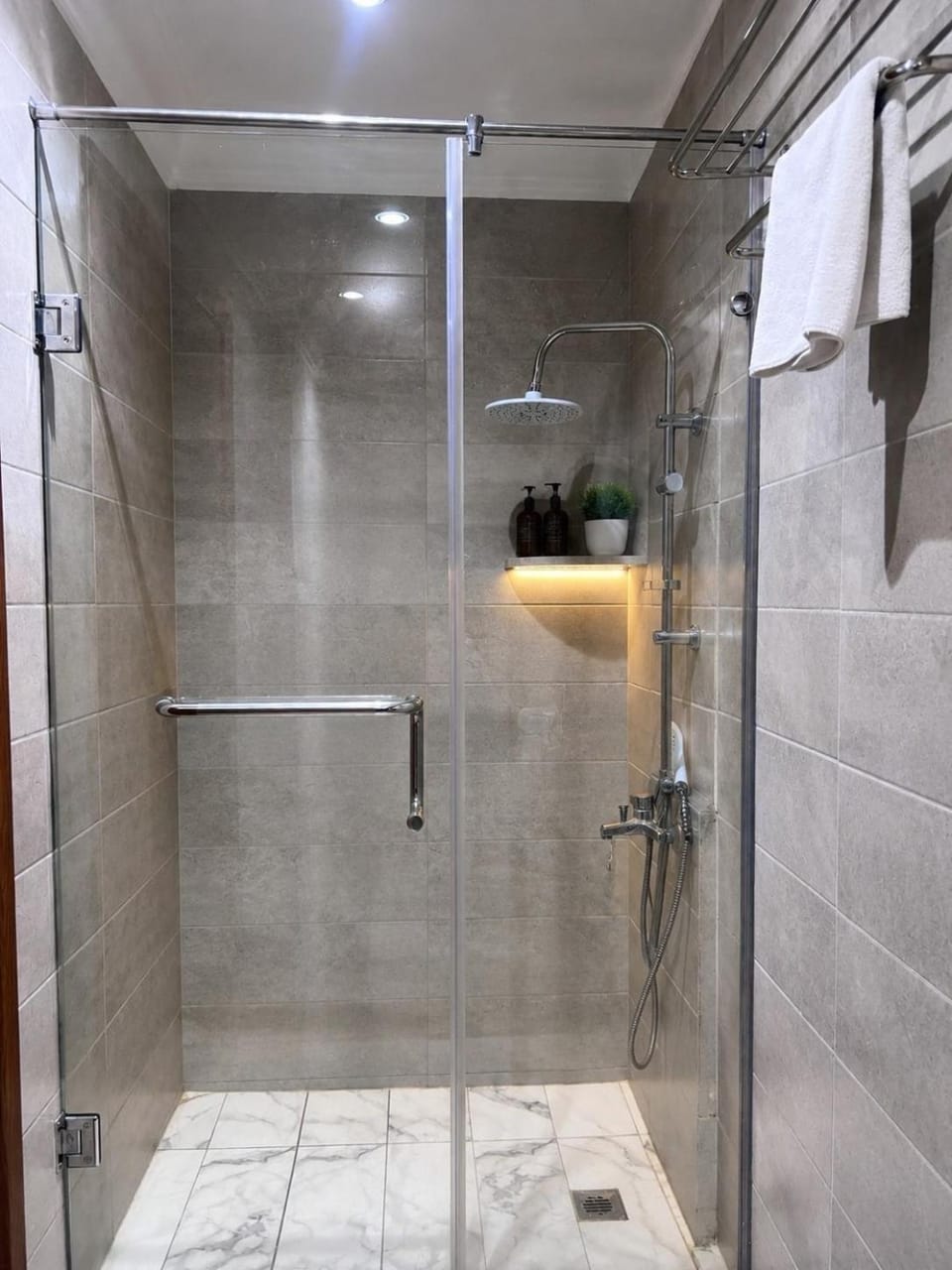 Shower, Bathroom
