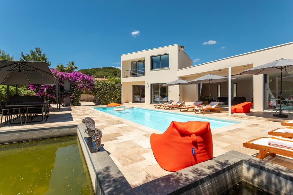 Pool view, Swimming pool