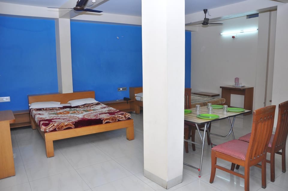 Seating area, Bedroom