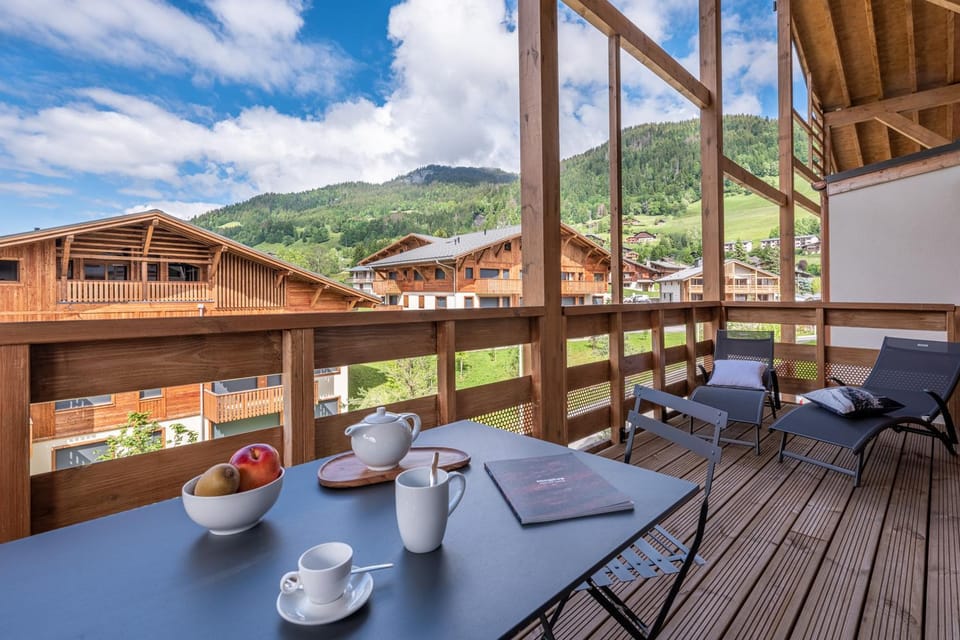 Patio, Day, Natural landscape, View (from property/room), Balcony/Terrace, Mountain view