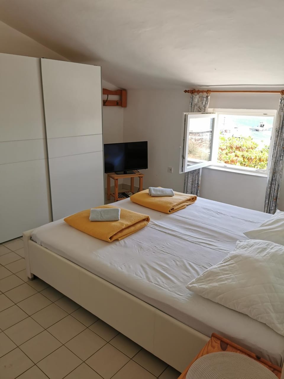 Apartment by the sea A4 Apartment in Murter