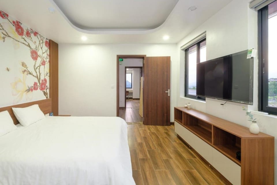 Communal lounge/ TV room, Bed, TV and multimedia, Photo of the whole room, Evening entertainment, Bedroom, hair dresser