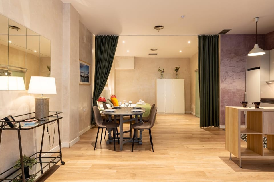Dining area, Bedroom, kitchen