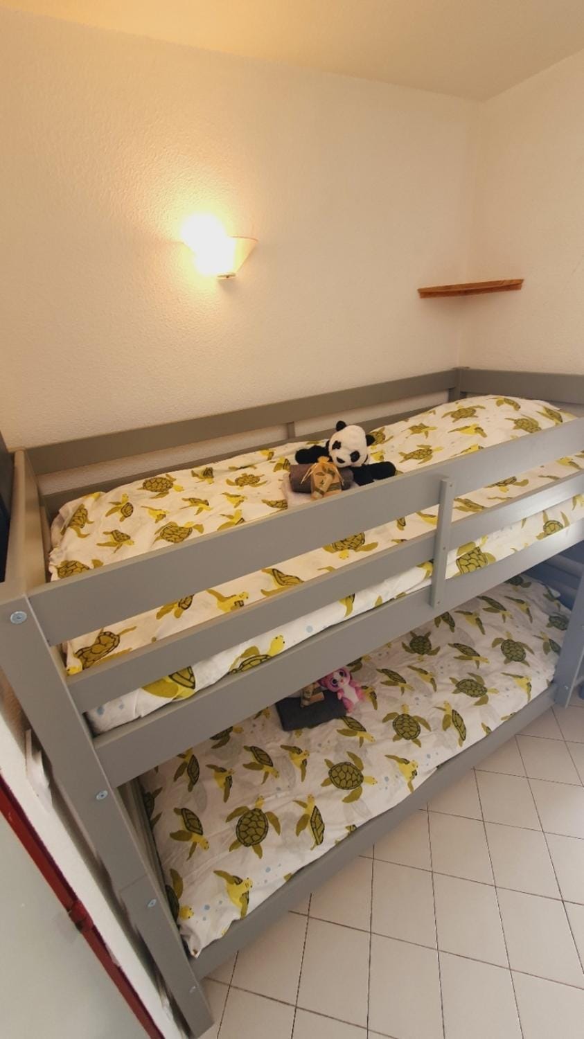 Bed, Night, bunk bed