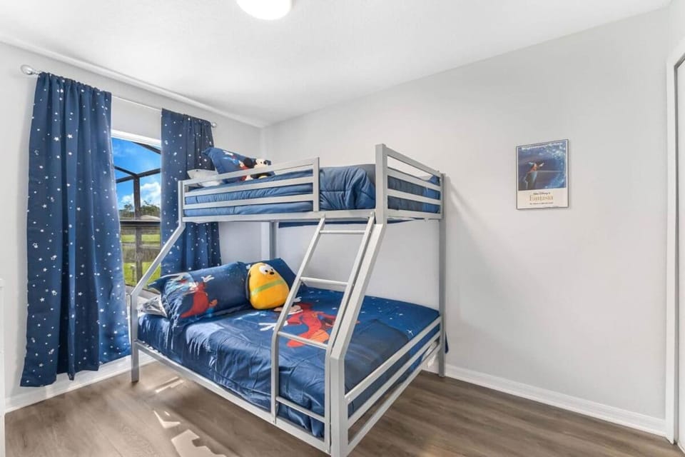 Stunning Newly Renovated Pool Home close to Disney Villa in Loughman