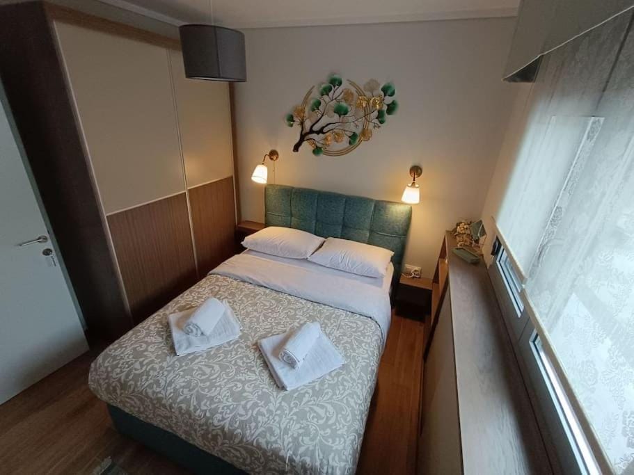Bed, Photo of the whole room, Bedroom, towels, wardrobe
