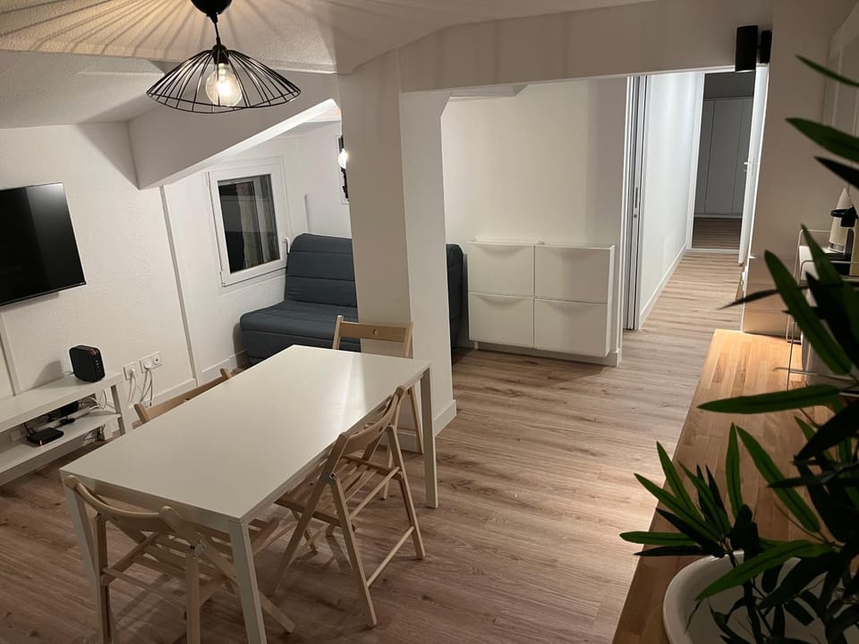 Communal lounge/ TV room, TV and multimedia, Kitchen or kitchenette, Living room, Seating area