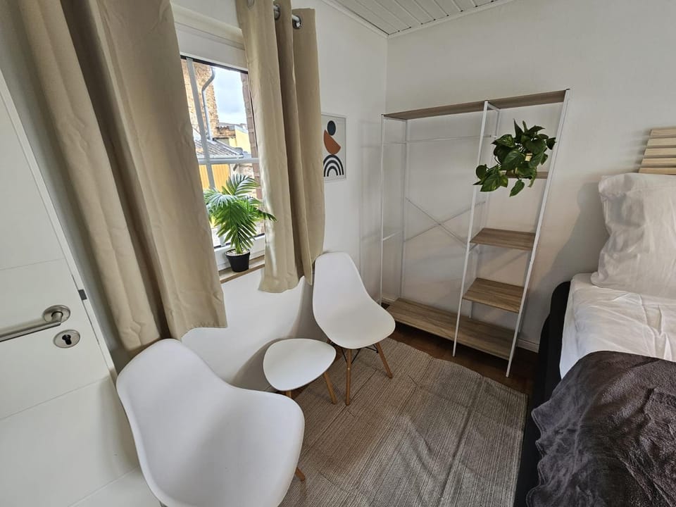 Satzveyhouse für Gruppen Monteure bis 11 Pers inkl WLAN TV Vollausstattung 7 Zimmer House in Rhineland-Palatinate