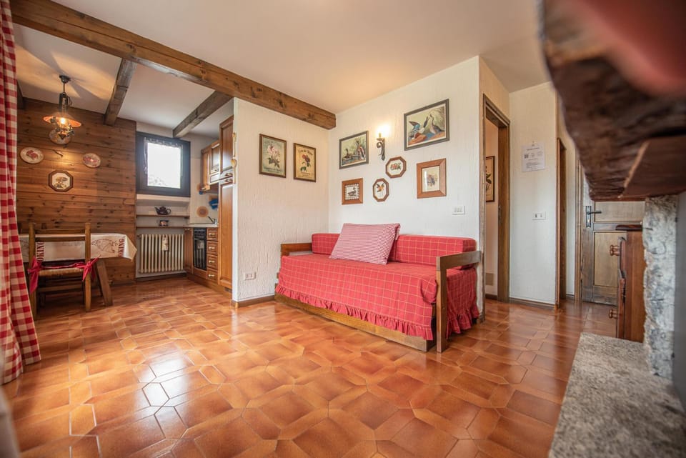 Kitchen or kitchenette, Living room, Seating area