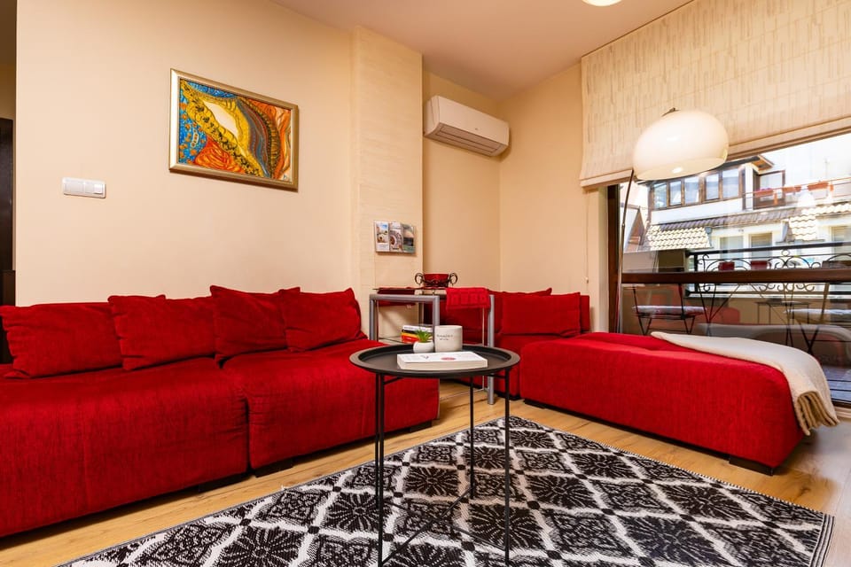 Living room, Seating area, air conditioner