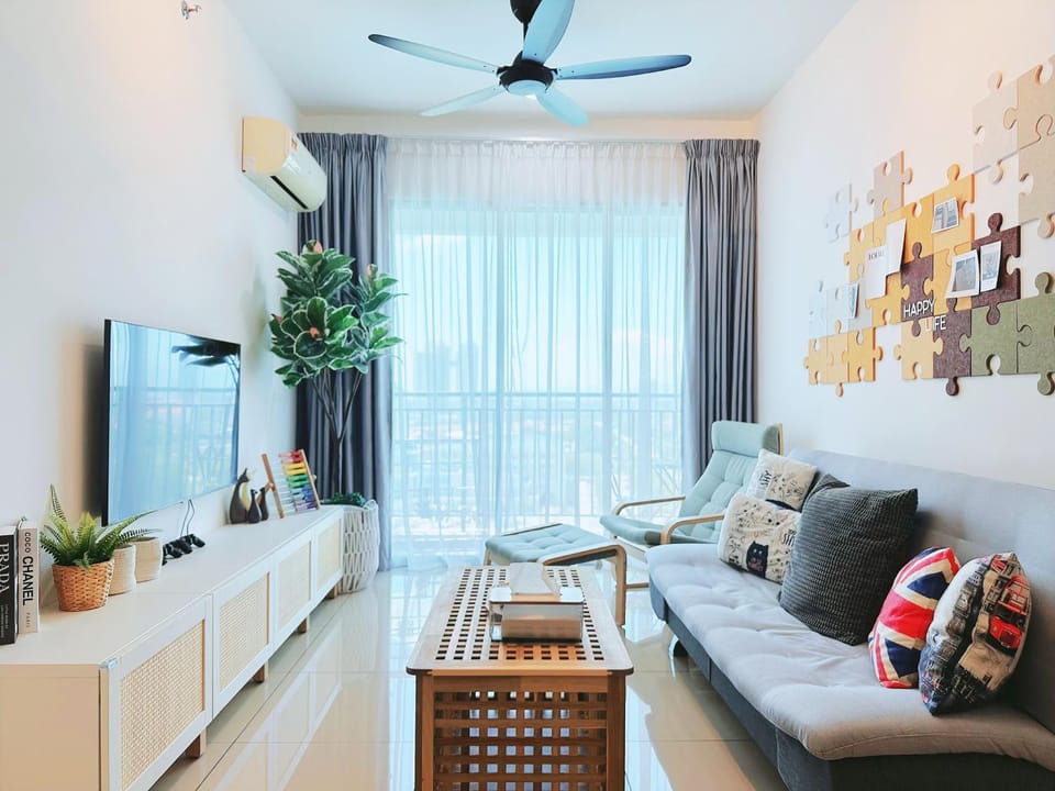 TV and multimedia, Living room, Seating area, air conditioner