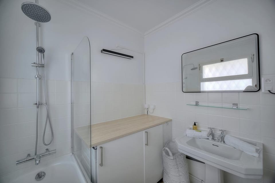 Bathroom, Bath