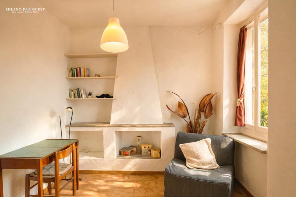 Bed, Living room, Seating area