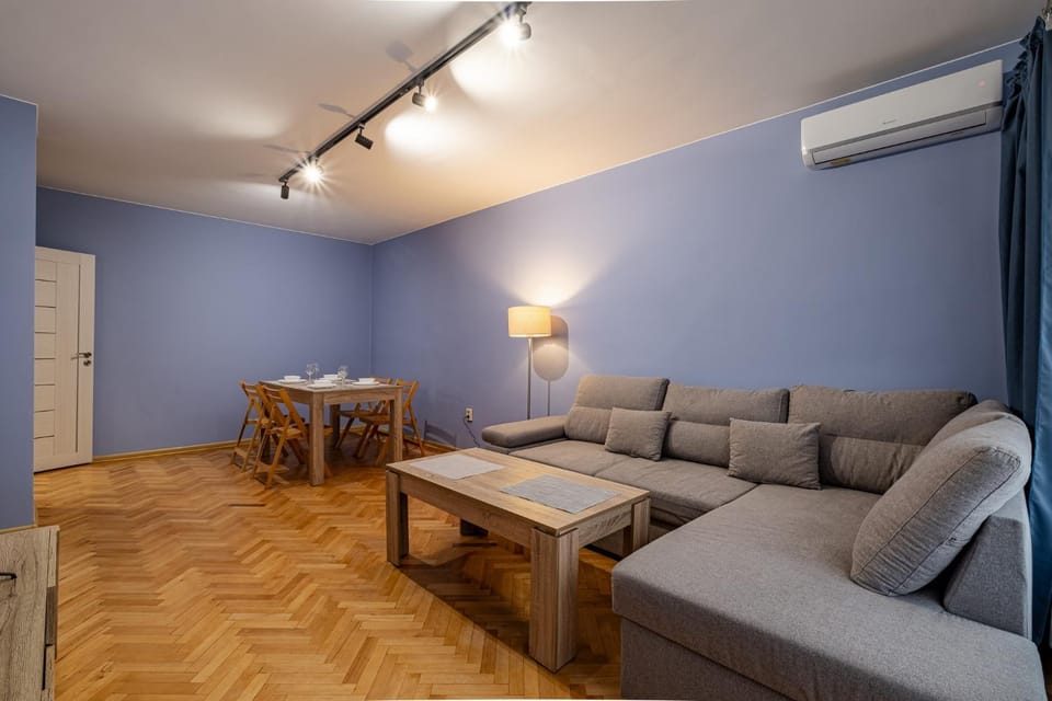 Living room, Seating area, Dining area, air conditioner