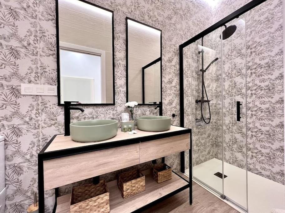 Shower, Bathroom