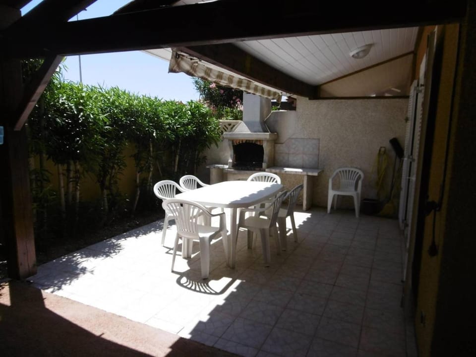 Patio, Day, BBQ facilities, View (from property/room), Balcony/Terrace, Seating area, Dining area