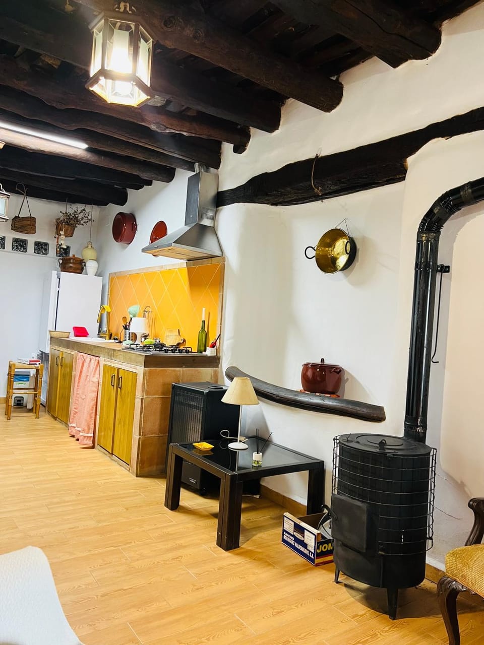 Kitchen or kitchenette, pet friendly, stove