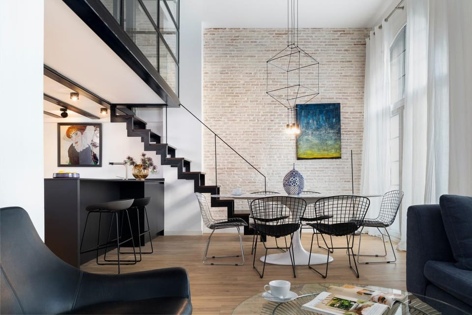 Kitchen or kitchenette, Living room, Seating area, Dining area