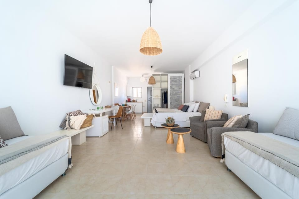 TV and multimedia, Living room, Seating area