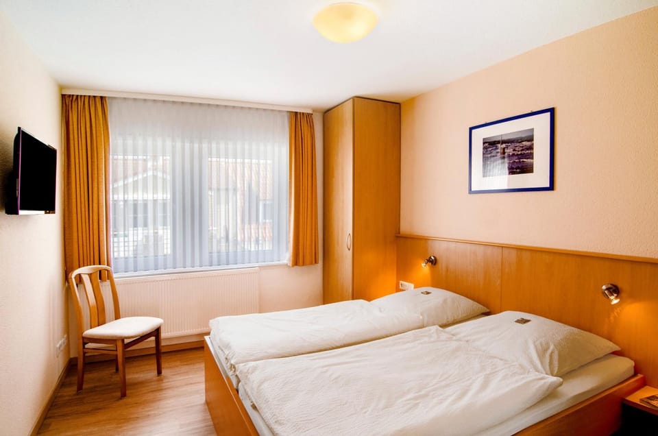 Property building, Living room, Bedroom