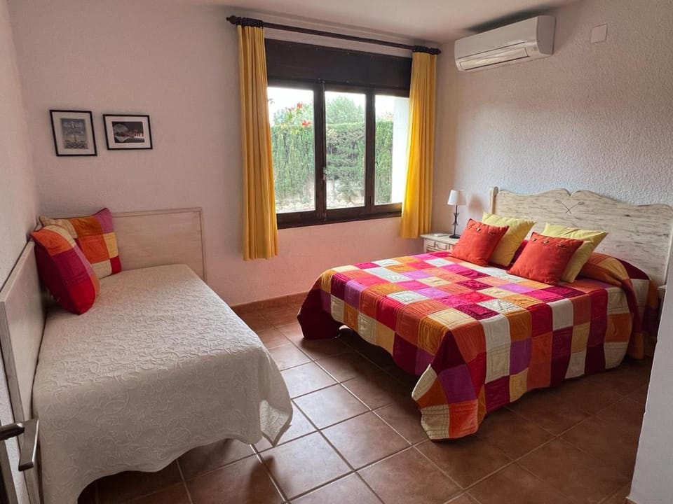 Bed, Bedroom, air conditioner