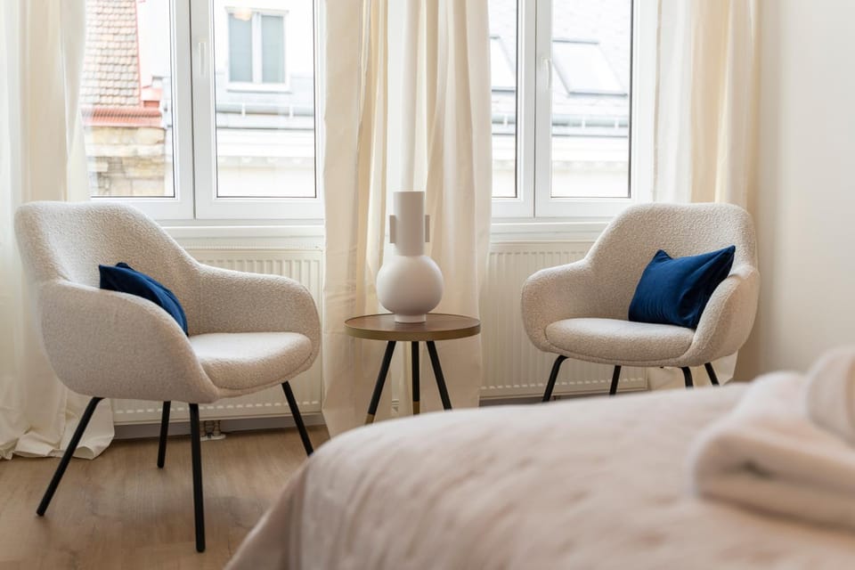 Seating area, Bedroom