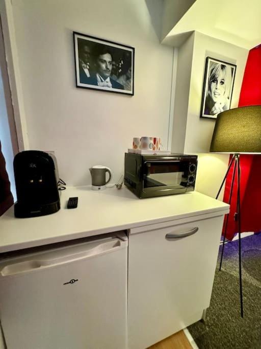 Coffee/tea facilities, minibar