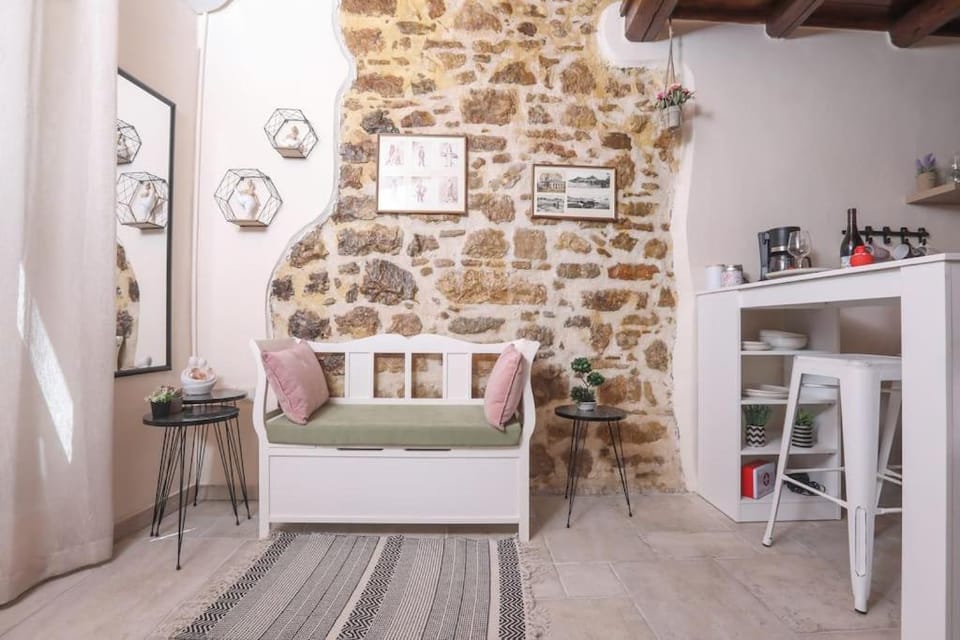 Living room, Photo of the whole room, Seating area
