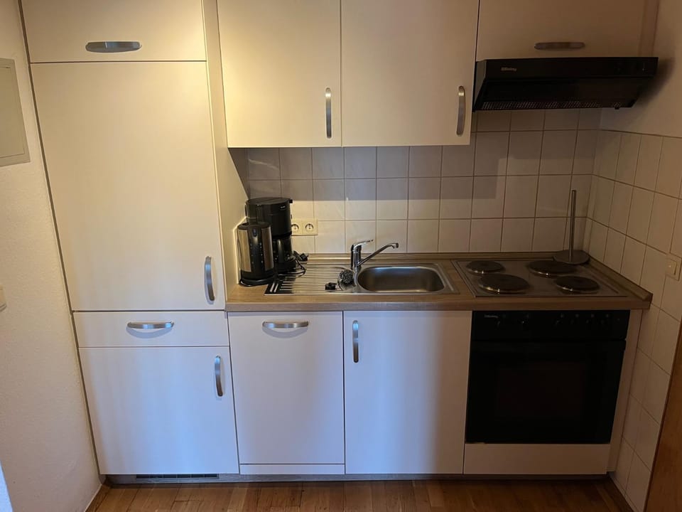 Kitchen or kitchenette, pet friendly, stove