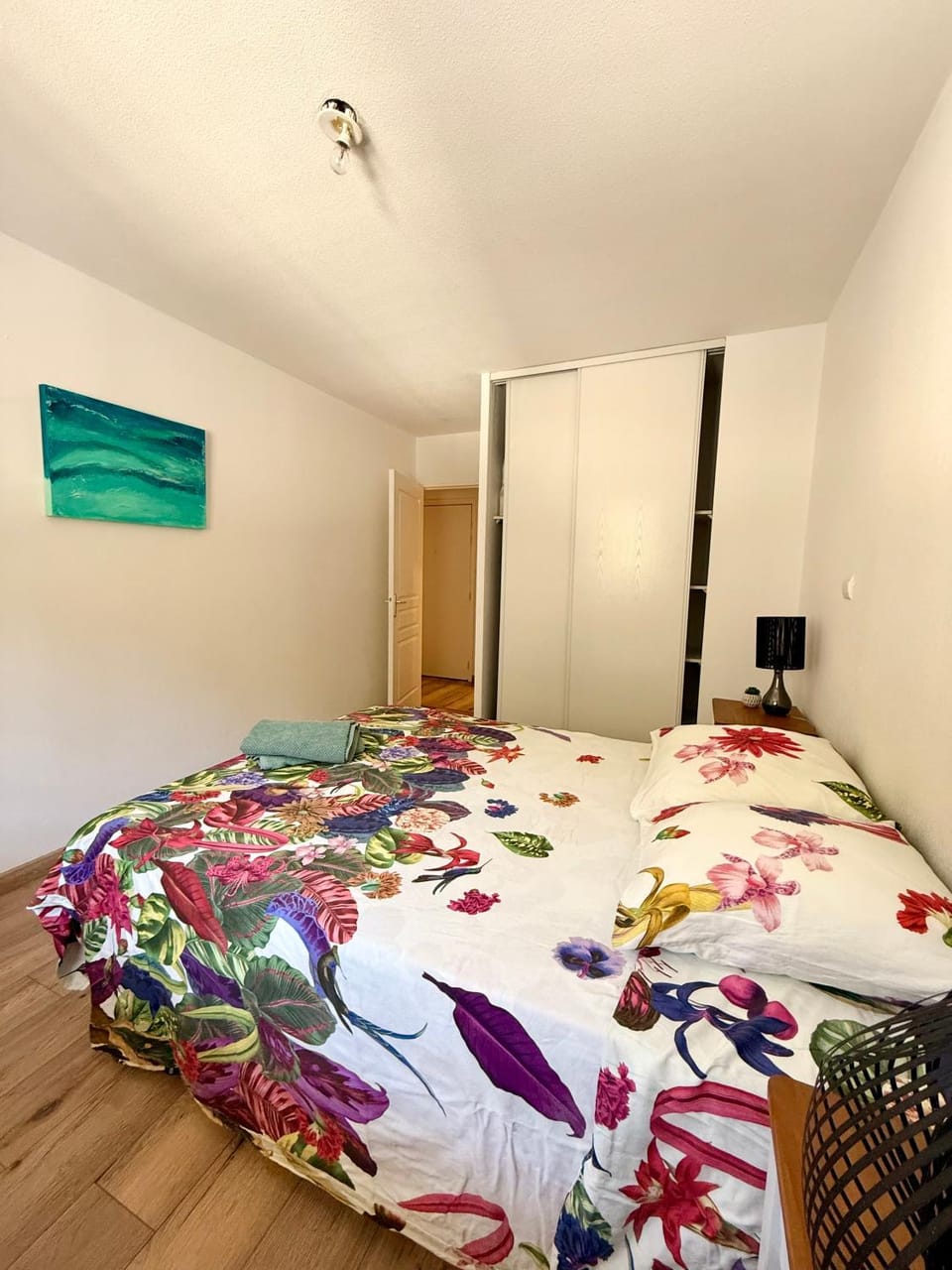 Magnificent renovated apartment, 2 rooms of 45 m2, close tothe sea, top floor, terrace Apartment in Nice