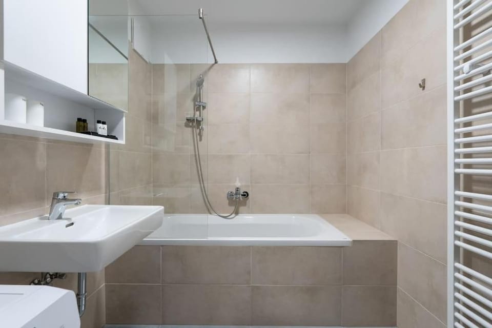 1BR Haven with Swift City Access by HM Apartment in Vienna