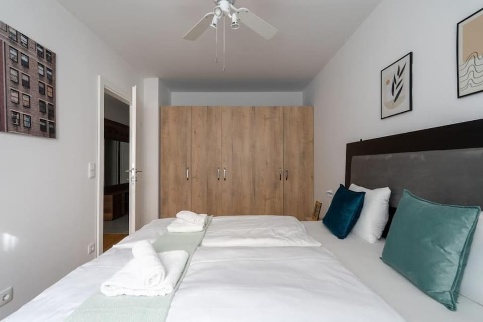 1BR Haven with Swift City Access by HM Apartment in Vienna