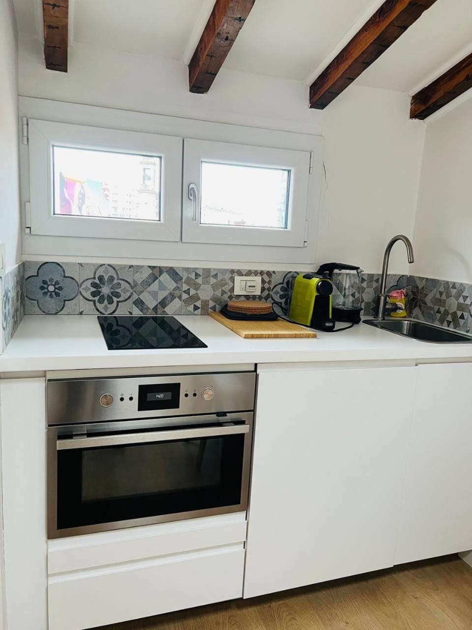 Kitchen or kitchenette, pet friendly, stove