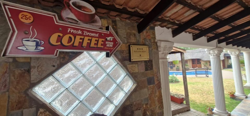 Day, Coffee/tea facilities, Dining area, Guests, Swimming pool