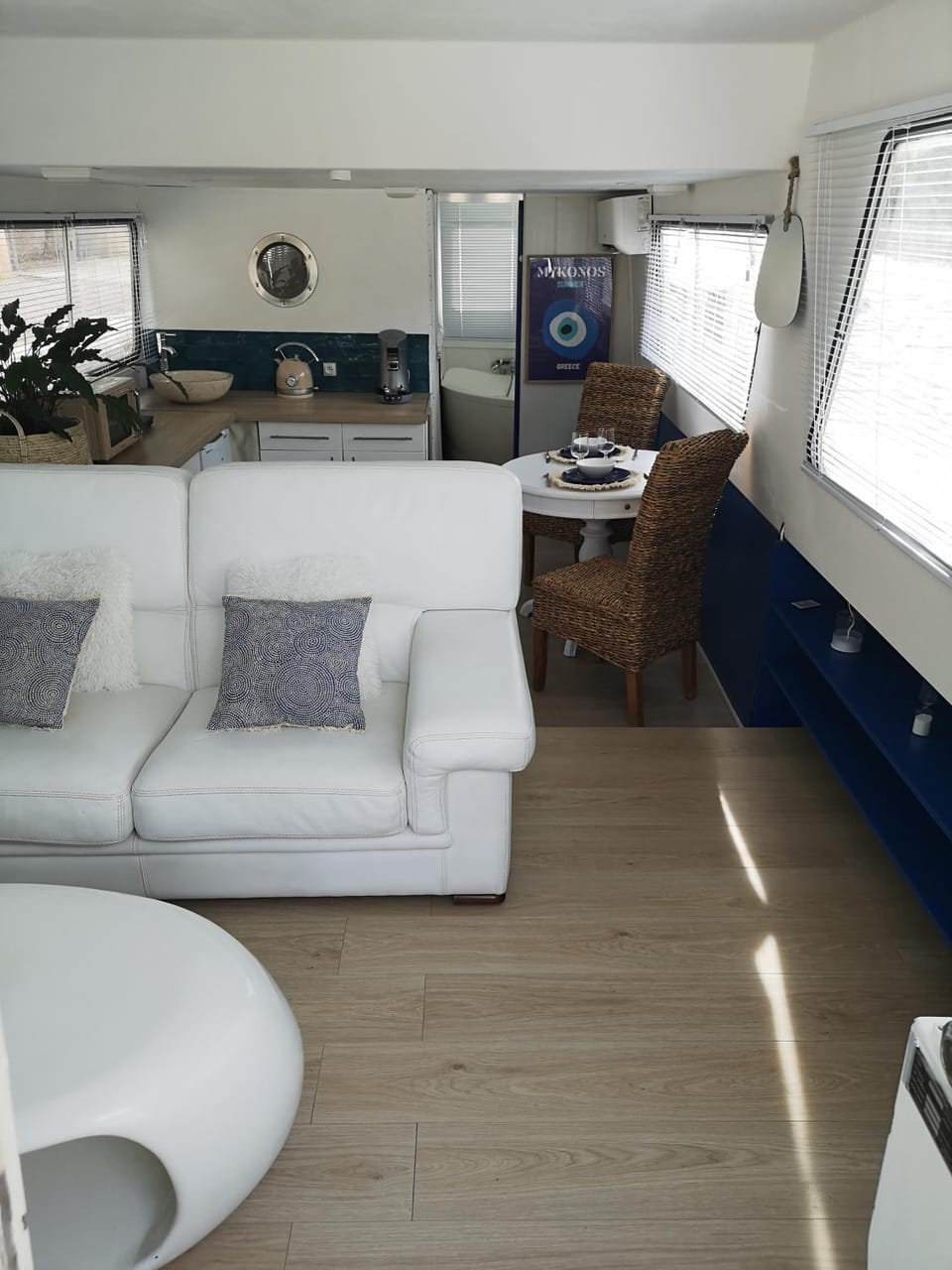 Bateau Mama Mia Docked boat in Narbonne