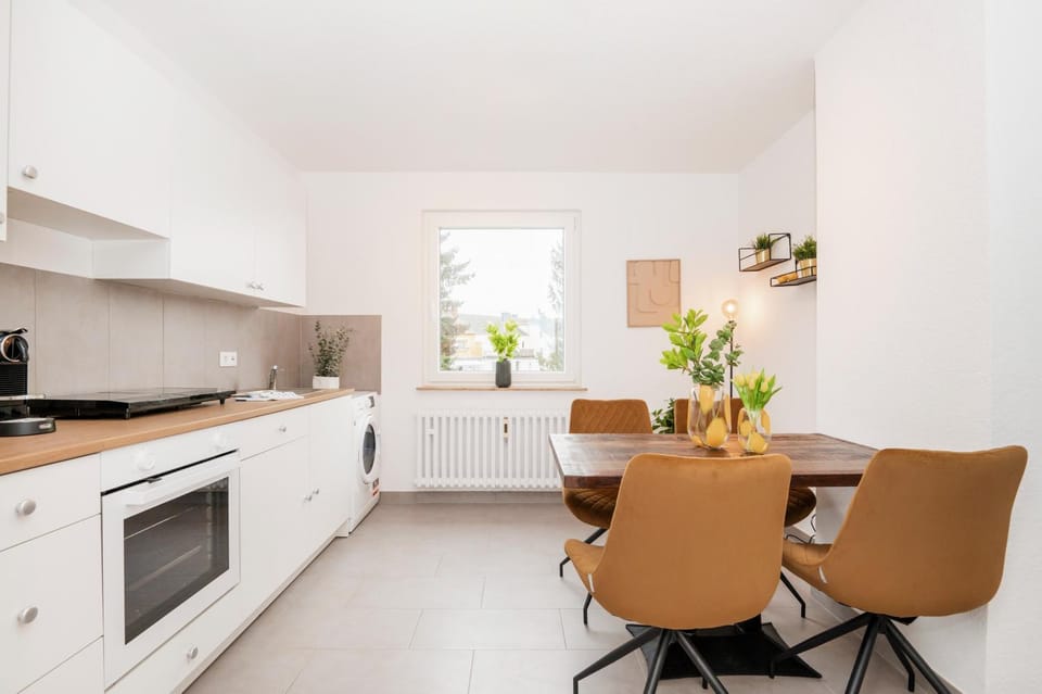 Kitchen or kitchenette, Dining area, pet friendly, stove