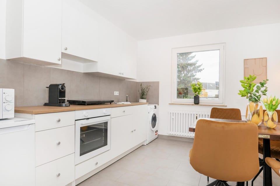 Kitchen or kitchenette, Dining area, minibar, pet friendly, stove, toaster